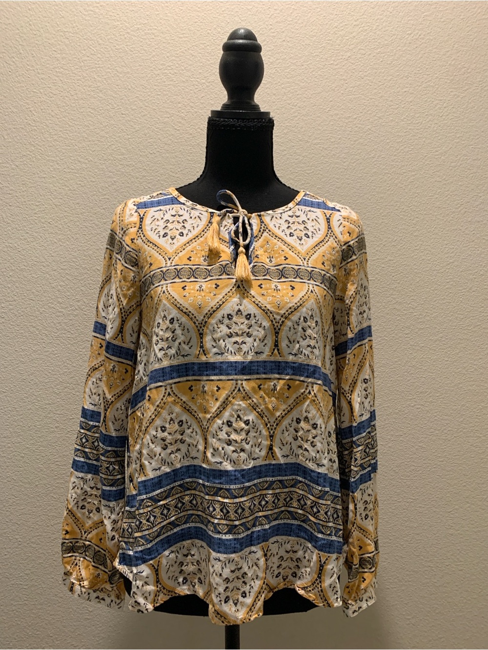 Roxy Yellow and Blue Printed Tie-Neck Tunic (Size XS)